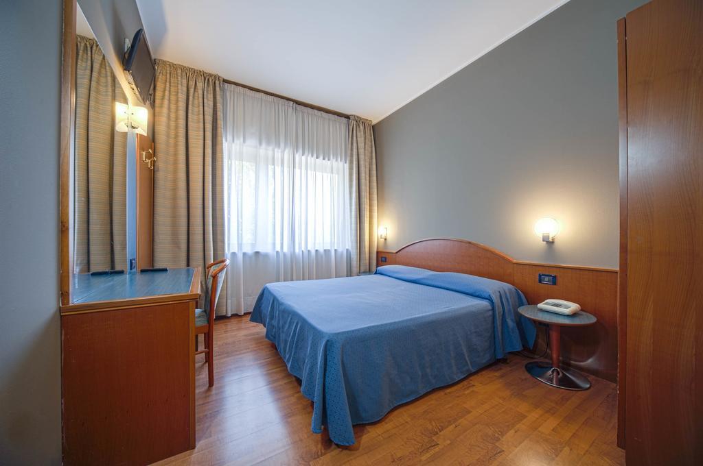 Hotel Centrale Местре Екстер'єр фото
