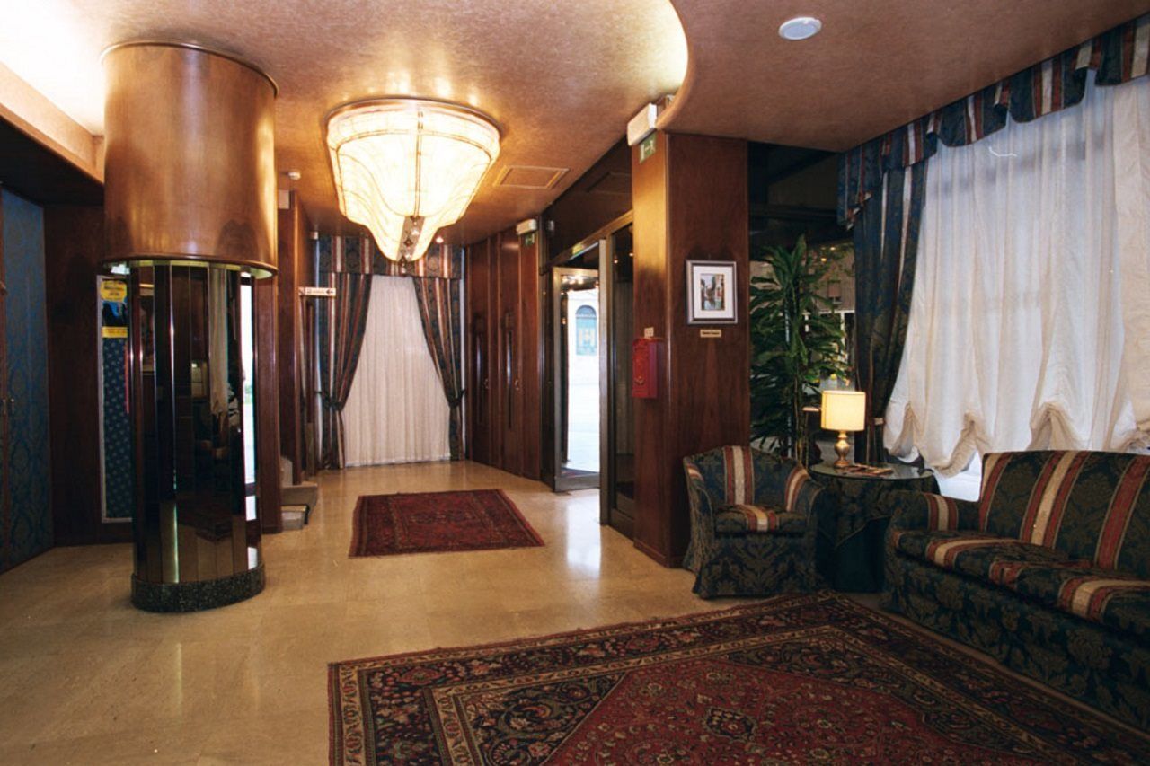 Hotel Centrale Местре Інтер'єр фото
